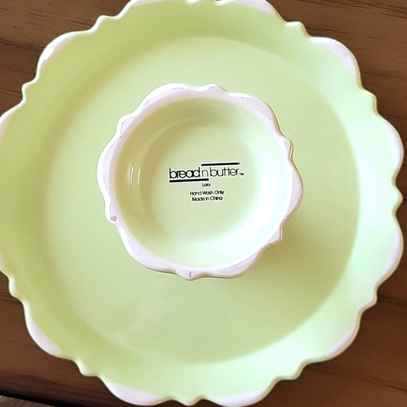 Bread n Butter spring green cake stand - Picture 2 of 3